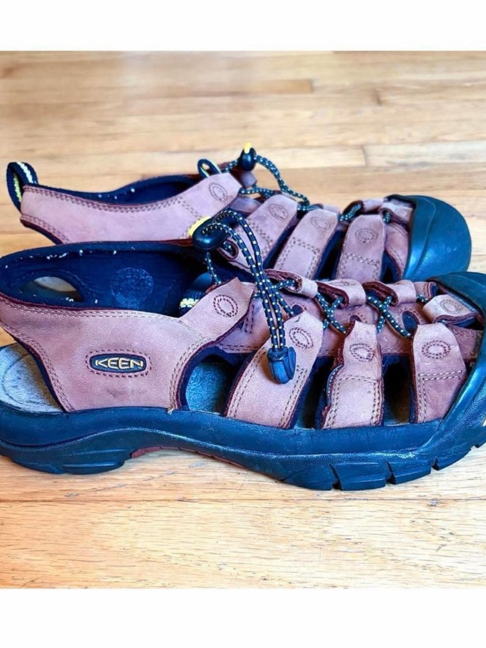 Gorpcore hiking 90s Keen Newport H2 brown sandals